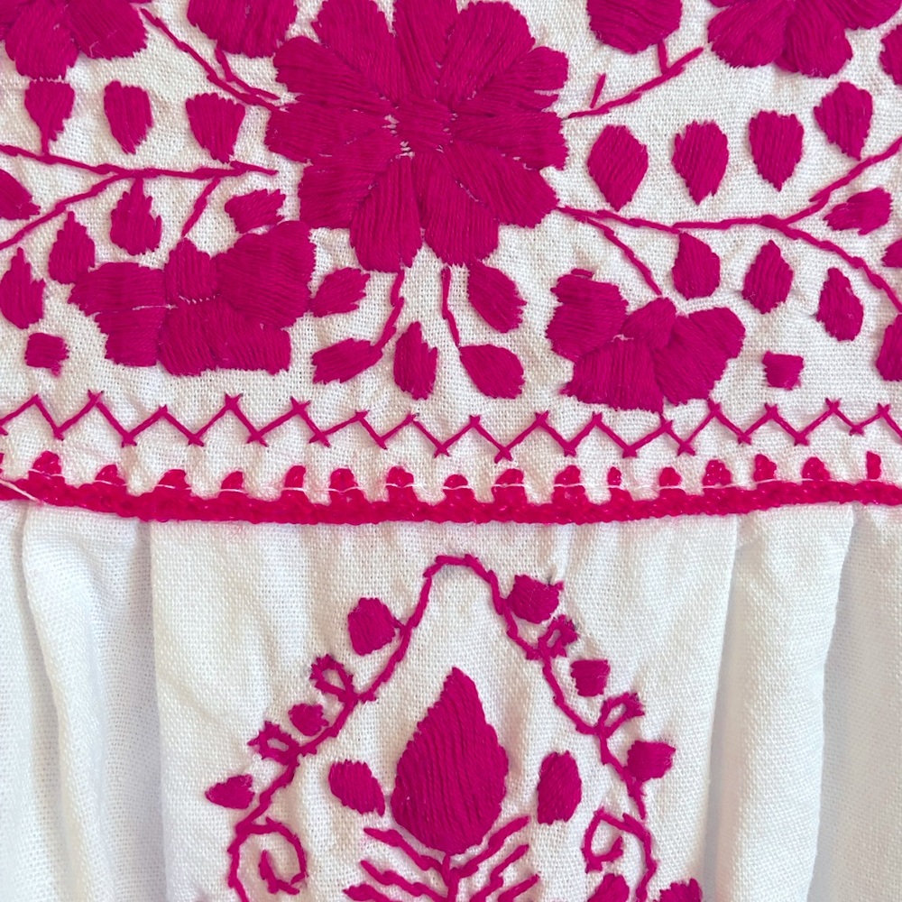 Embroidered Mexican/Guatemalan ladies top